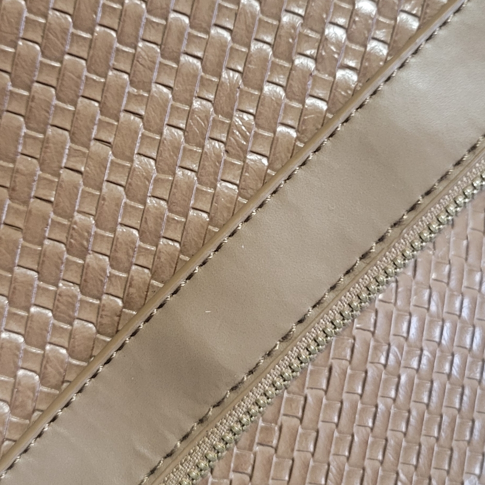 Elegant Tan Woven Clutch Bag - Picture 8 of 8